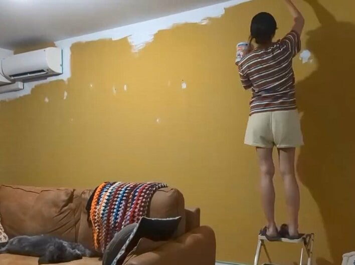 【画像11枚】「センスの塊すぎ」浅野忠信の妻・中田クルミがDIYした自宅の壁を見る