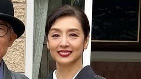 草刈民代 夫顔出し30年前の秘蔵ウェディングフォト公開！気品あふれる
