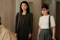 失踪していた山崎（渡部篤郎）の支援に当たる夏海（小池栄子）と絵梨子（北香那） 浮き彫りになる警察の闇＜『さよならノワール』最終話完全版＞