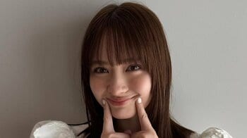 「天使みたい」畑芽育 シックで上品な浴衣姿を披露！流し前髪×お団子ヘアに「大人っぽい雰囲気」