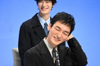 草彅剛 国仲涼子を呼び違えるも名司会ぶりを発揮！「頭がいっぱいいっぱいなんだけど…」『終幕のロンドーもう二度と、会えないあなたにー』