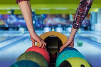 見ず知らずの“教え魔”からボウリングを教えられるのはイヤ！と感じる人が75％！