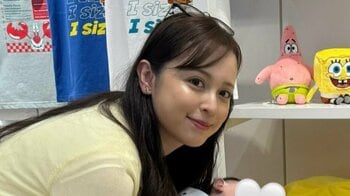 久慈暁子 生後4ヵ月長女がスポンジ・ボブに夢中！？な姿を公開！首を伸ばして熱視線を送る様子に「めっちゃ見てる」「色んなものに興味がわいてますね」