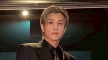 「渋谷にいたの！？」岩田剛典 夜の渋谷での“青春”ショット公開！ピンクニット帽×サングラスでのアーティスティックな姿に「遭遇したい」「イケイケで最高」