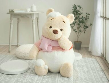 雪で真っ白になったプーさんがかわいすぎる！手袋やぬいぐるみなど