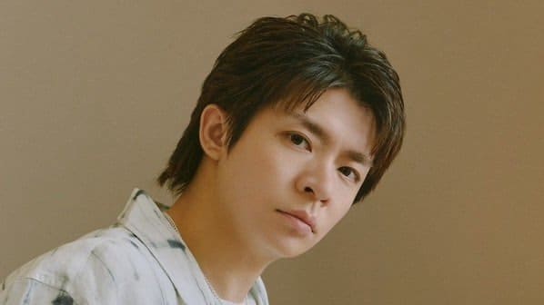 「どーなってるの？」岸優太 まるで“スタントマン”な宙に浮いた姿を公開！体幹の強さを感じる美しいジャンプに「体操選手並み」「身体能力がエグい」