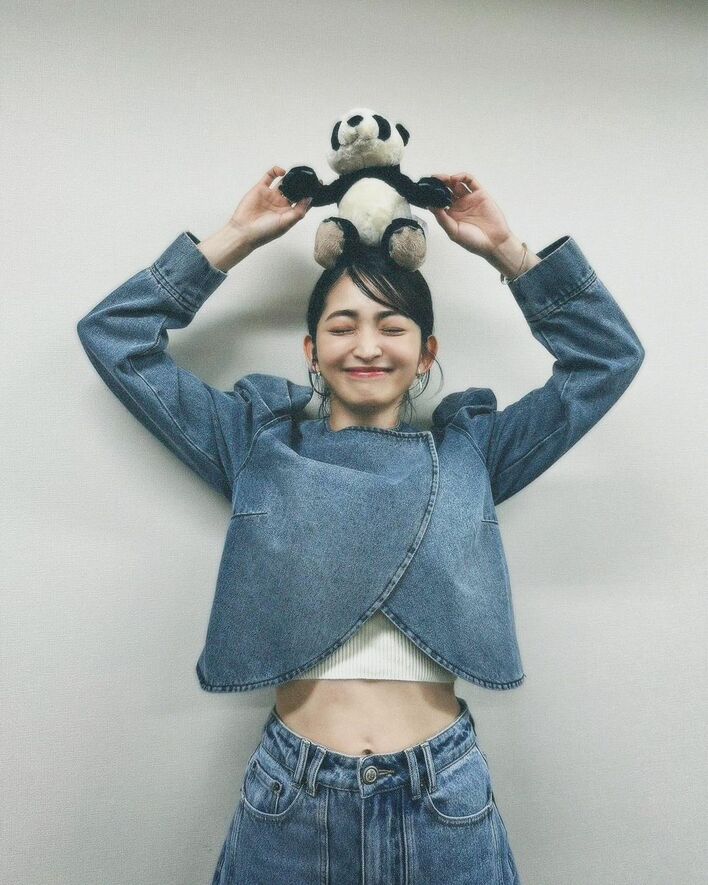 ODSDセットアップヘソだし 岡本玲 “へそ出し”デニムセットアップ姿を公開！地元和歌山の