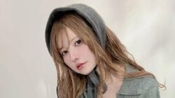 益若つばさ 「恋愛運も…」デコルテ際立つゆるっとセットアップ姿で”今後”に言及！無邪気な舌出しショットに「笑顔ほんと最高」「癒やされる」と反響