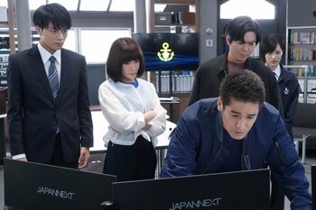 碇（佐藤隆太）を救う方法を探る礼子（山下美月）一方、藤沢（中尾明慶）はシージャックに巻き込まれ犯人と決死の対峙＜『新東京水上警察』第4話完全版＞