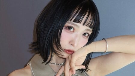 “ぱっつん前髪”が話題のAKB48小栗有以 イメチェン後初めてプライベートショット公開！夏らしい海辺ショットに「海とゆいゆいお似合いです」