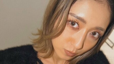 「見事な腹筋」みちょぱ 抜群のスタイルで美腹筋を披露！超スリムな腹出しもこれがラスト！?「今年の冬は…」と年齢感じる