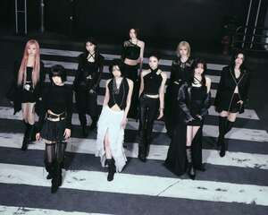 NiziU最新ビジュアル解禁！オールブラックなルックに視線集中 4月発売の2nd EP詳細を発表！西野カナ「Dear…」カバーも収録