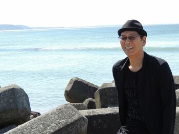 BSフジ『大杉漣の漣ぽっ』再放送第2回目は、鎌倉を散策！獲れたて生しらすに舌鼓＆陶芸では才能を発揮！