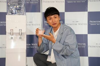 児嶋一哉「良いCMですね！」自身が出演するウォーターサーバーの新CMを自画自賛