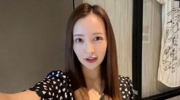 板野友美が“広々”新居を大公開！開放感あふれるリビングや“5口コンロ”のキッチンも必見「センスの塊」「こだわりいっぱいで見入っちゃう」と反響