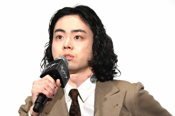 菅田将暉は“汁キャラ”？Fukaseと小栗旬のコメントに「やめて！」と大慌て