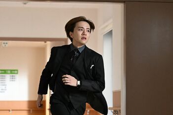 誘拐された少女の救出に奔走する薪（板垣李光人）と青木（中島裕翔）！誘拐犯・淡路（伊武雅刀）の復讐の行方は…『秘密』第8話予告