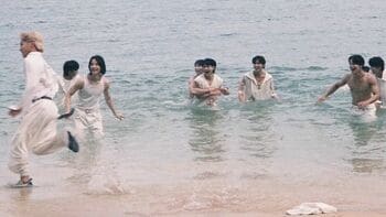 「筋肉グループすぎる！」JO1佐藤景瑚が肉体美披露 ハワイでのMVオフショット公開で豆原一成と懸垂する姿も