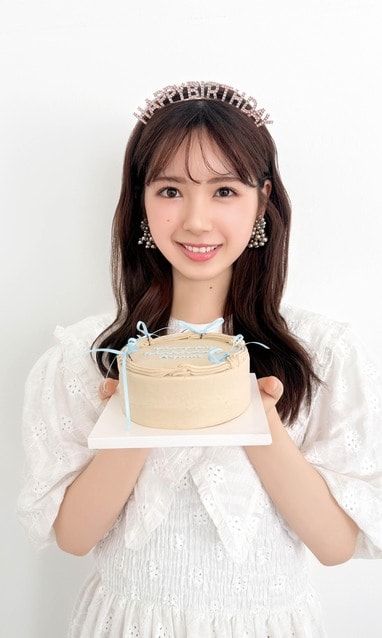 青ランジェリー姿でこちら見つめ… 乃木坂46・筒井あやめ 新ショット