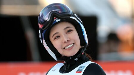 髙梨沙羅 メダル歓喜＆涙腺崩壊の瞬間が話題！4年越しの雪辱果たし伊藤有希と涙のハグする場面に列島感涙！【ミラノ・コルティナ五輪】