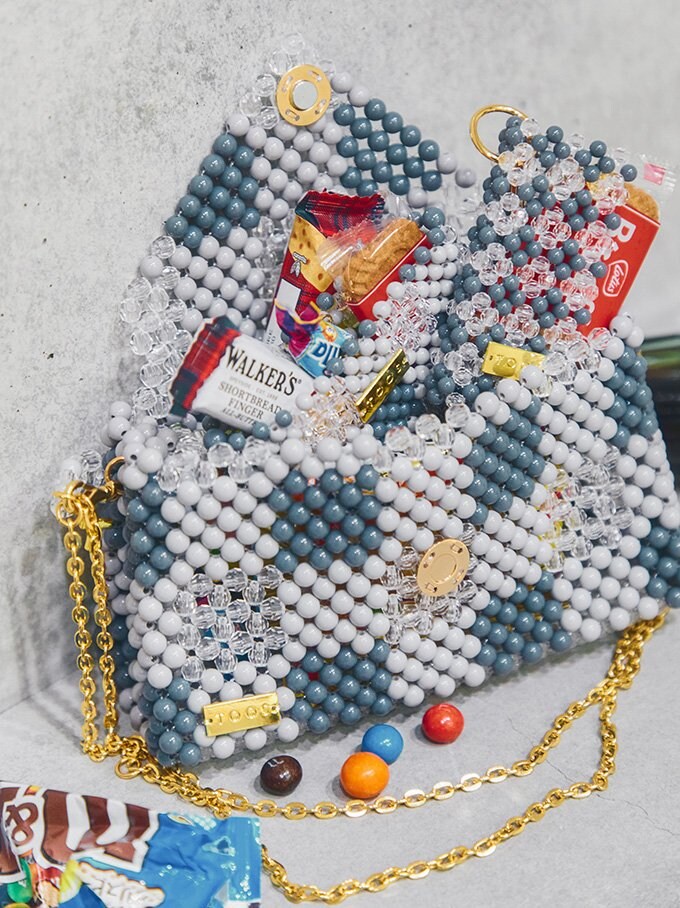 TOOS × URBAN RESEARCH KYOTOショップのアイデンティティを象徴する、ソリッドなグレーを投影したカプセルコレクション