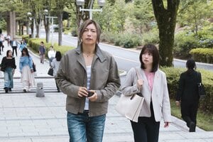 【場面写真追加】大学の入試で不正？縁（志田未来）は保護者から訴えられた学校にいるという浦真鷲（GACKT）に呼び出され…『ブラックトリック』第4話予告