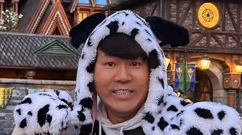 「大きくなりましたね」藤本敏史 10歳次女とディズニー大満喫！寄り添った親子写真や“上品”な1ショットに「娘より楽しんでるやん！」と反響