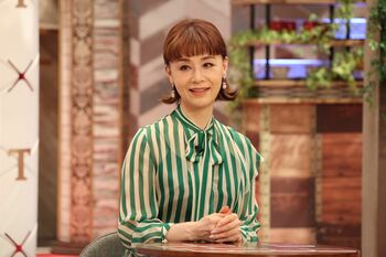 大地真央邸の豪華テラスは、まるでマフィアがワインを飲む場所？