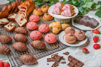 いちごシリーズ第二弾！自家製パン食べ放題ランチに、今だけのいちご×チョコパン登場！神戸メリケンパーク「TOOTH TOOTH FISH IN THE FOREST」にて1月30日（金）より。