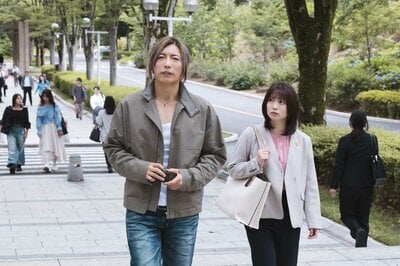 【場面写真追加】大学の入試で不正？縁（志田未来）は保護者から訴えられた学校にいるという浦真鷲（GACKT）に呼び出され…『ブラックトリック』第4話予告