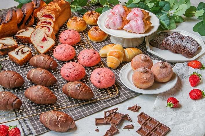 いちごシリーズ第二弾！自家製パン食べ放題ランチに、今だけのいちご×チョコパン登場！神戸メリケンパーク「TOOTH TOOTH FISH IN THE FOREST」にて1月30日（金）より。