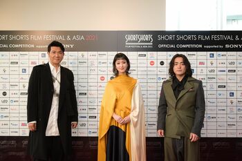 剛力彩芽と山田孝之が「ショートショート フィルムフェスティバル＆アジア」プロジェクトの発表順を懸け、じゃんけん！