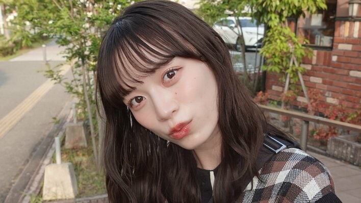 「大きくなってる」由布菜月 生後2ヵ月長女とのお出かけショット公開！ママの腕の中でスヤスヤ寝る姿に注目 夫はサッカー日本代表・上田綺世