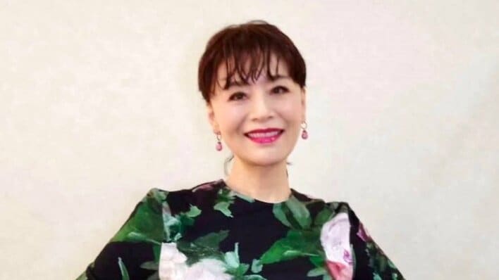 大地真央 フルーツを使ったオシャレ手料理披露！マスカットやイチジクが入った食欲そそる美しいビジュアルに「豪華だわあ」「お皿のセンスも抜群」