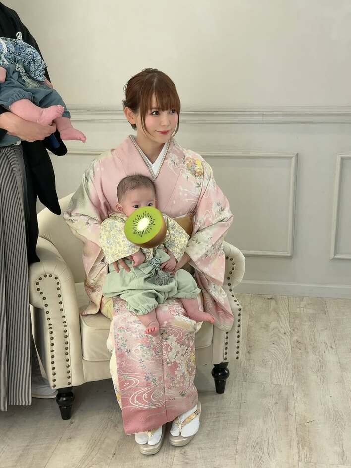 中川翔子 高級料亭で生後4ヶ月双子が巨大な魚を…弟と