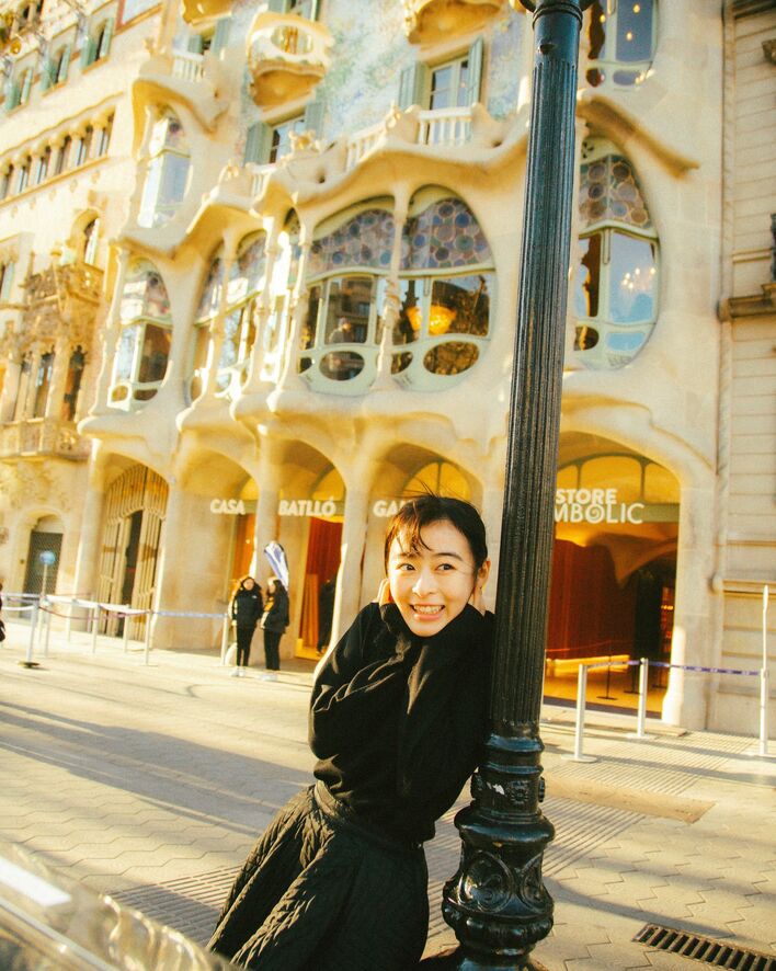 森七菜 10ヵ国を巡る写真集に自画自賛の4000点！佐藤健も「いい