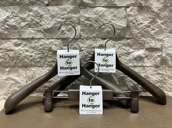 原料は店舗で不要になったプラスチックハンガーを再利用　SUIT SQUAREが水平リサイクルハンガーを初めて商品化