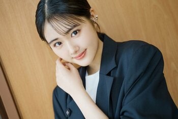 原菜乃華「私は霊感ゼロの見えない子ちゃん（笑）」ホラーコメディ映画『見える子ちゃん』で“見えているのに完全スルー”の女子高生を好演！