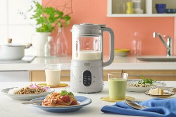 Toffy シリーズで人気の自動調理器に新色登場！「Toffy オートスープブレンダー〈ガラスタイプ〉」新色・グレージュをMakuakeプロジェクトにて先行予約を開始