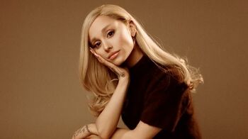 アリアナ・グランデ 約3年半ぶり、7枚目の新作『エターナル・サンシャイン』を発売！同名映画との関連は？