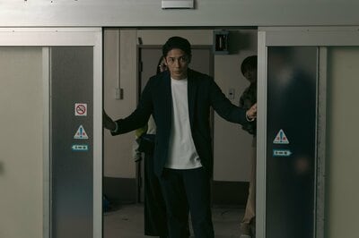 天音（玉木宏）が次に挑むのは“幽霊保険”！霊感を持つ沙月（結城モエ）の力を借り廃病院で調査することに『プロフェッショナル』第6話予告