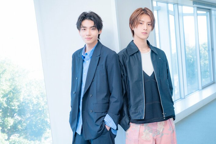 対照的な青年同士が惹かれあう…W主演を務める井内悠陽＆阿久根温世が
