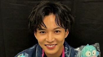 FANTASTICS・佐藤大樹  ハンギョドン愛が伝わる！オリジナルキャラ“うぱごろう”と記念撮影も「コラボ楽しみに待ってる」と期待の声　