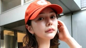 「この服で歩いてるの最高」村重杏奈 白い素肌が際立つギラギラなキャミワンピ姿を披露「透明感がハンパない」「着こなせる人なかなかいない」
