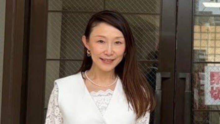 【画像10枚】「護衛が多い」小原正子 夫・マック鈴木が6歳長女の登校に同行する様子を公開！「荷物 持ったろか」ほほ笑ましい親子の姿を見る