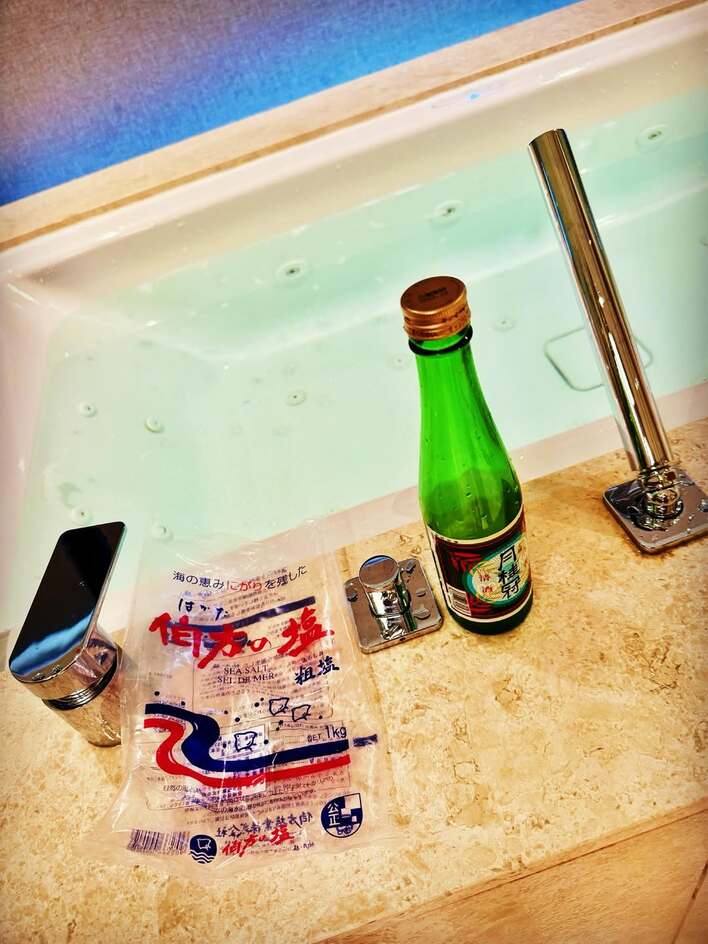 【画像10枚】「海外でもオーラがすごい」浜崎あゆみシンガポールを大満喫したショットを見る