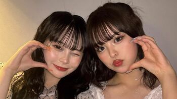 さくら＆おさき　Z世代が選ぶトレンドランキングにランクイン！かわいすぎるガーリーファッション2S披露でファン大興奮！