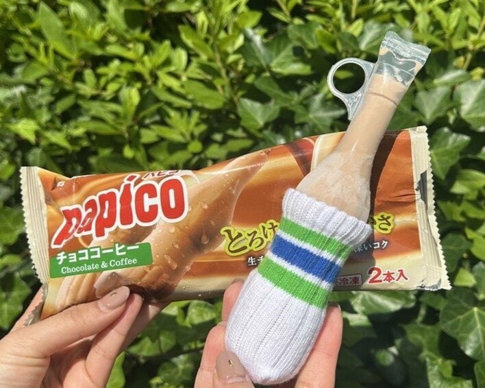 【画像14枚】SNSで話題！「パピコセーター」を着た わんこやミャクミャクを見る