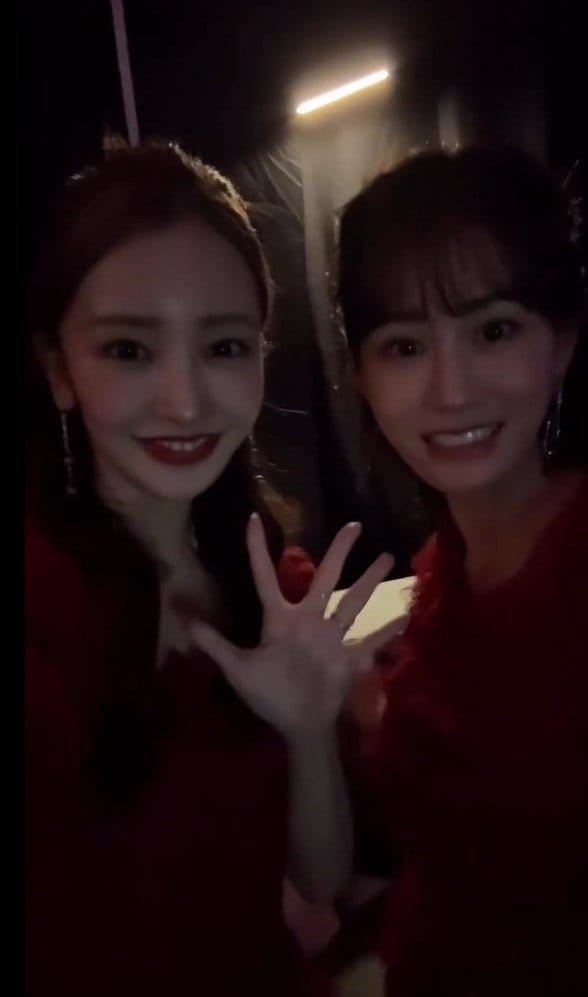 敦友ディナーショー　ネギTOM仲良しセット　前田敦子　板野友美 前田さん、板野さんのディナーショーに行ってきました！ 小嶋さんの