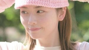 小芝風花 手編みの新作“プロ級”ピクミンニット帽に「上手すぎ」と称賛の嵐！春らしいコーデに合わせて着こなす姿に「ピッタリ！」「反則です♡」